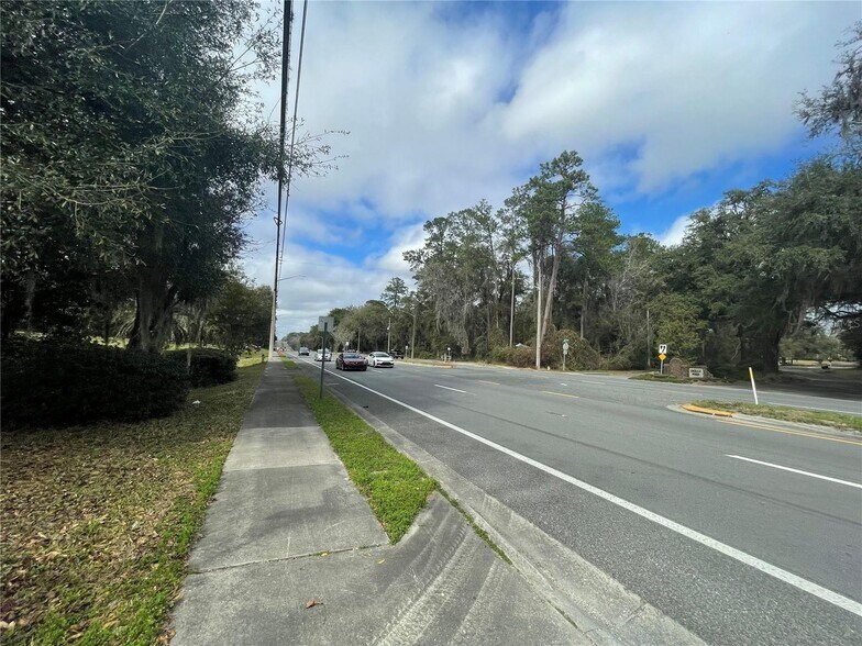 3726 67th, Gainesville, FL à vendre - Photo du bâtiment - Image 2 de 14