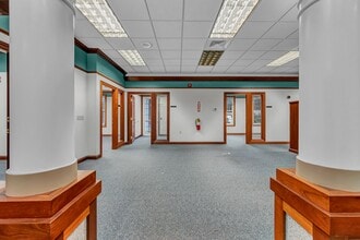 11 Mile Hill Rd, Newtown, CT à louer Photo intérieure- Image 2 de 26