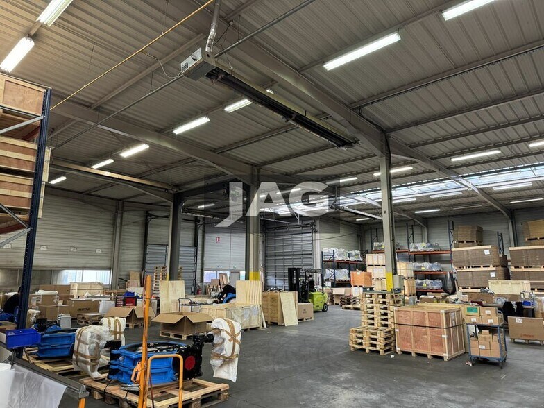 Flex in Genas for lease - Interior Photo - Image 3 of 6