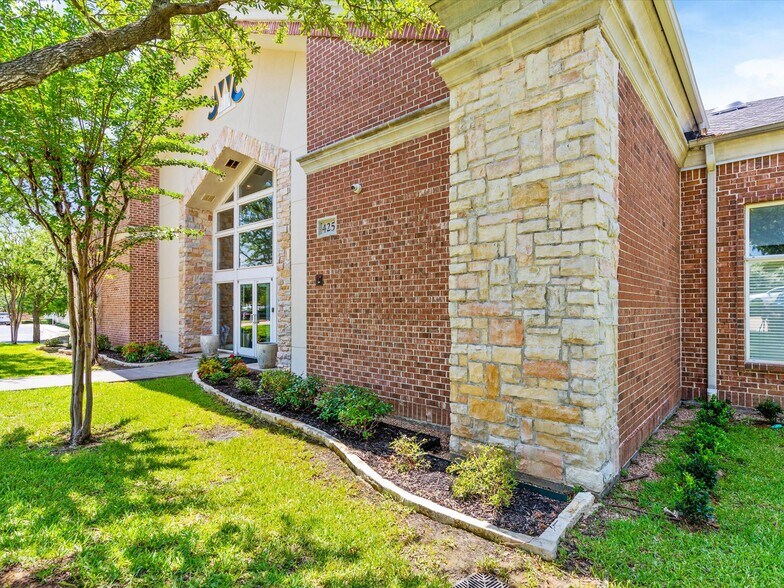 425 E Southlake Blvd, Southlake, TX à louer - Photo du bâtiment - Image 2 de 5