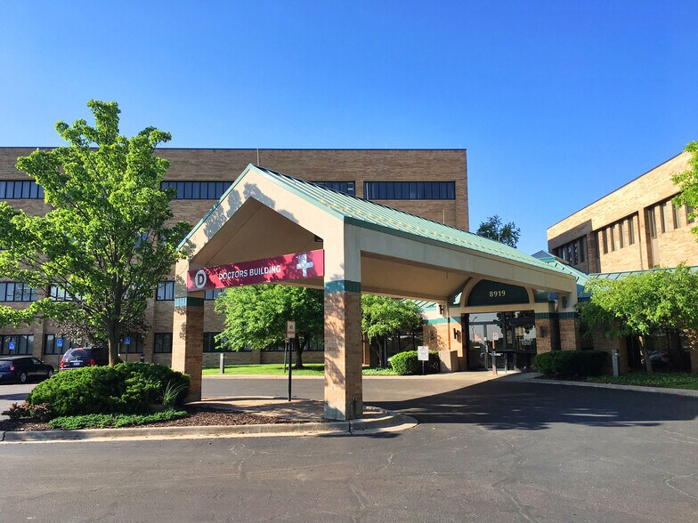 8919 Parallel Pky, Kansas City, KS for lease - Building Photo - Image 1 of 1