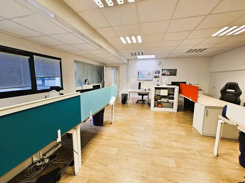 Bureau dans Évry-Courcouronnes à louer - Photo intérieure - Image 3 de 11