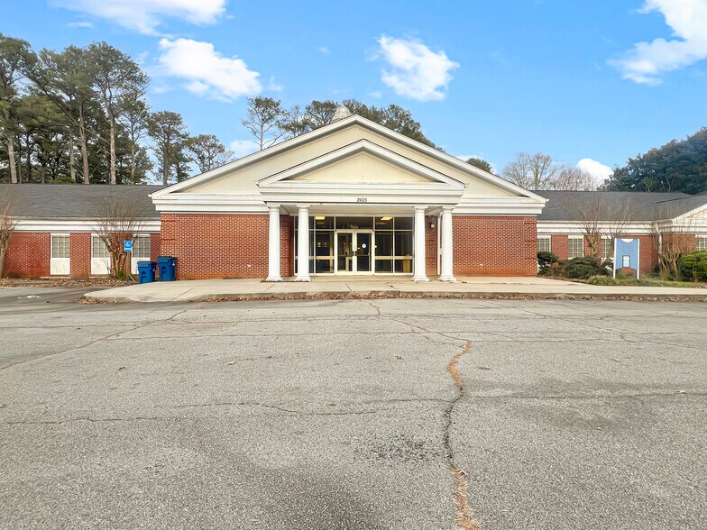 2605 Ben Hill Rd, East Point, GA à vendre - Photo principale - Image 1 de 50
