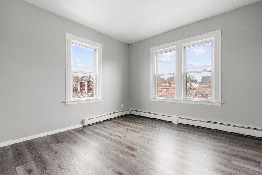 123-125 North St, New Britain, CT à vendre - Photo du bâtiment - Image 2 de 27