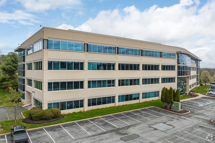 2 Braxton Way, Glen Mills, PA for lease - Building Photo - Image 2 of 6