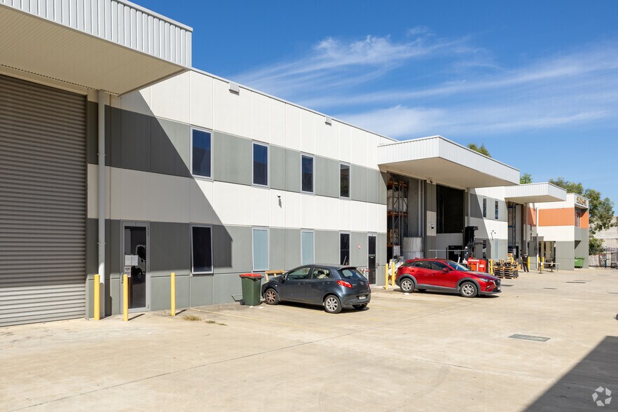 5 Brumby St, Seven Hills à louer - Photo du bâtiment - Image 2 de 4