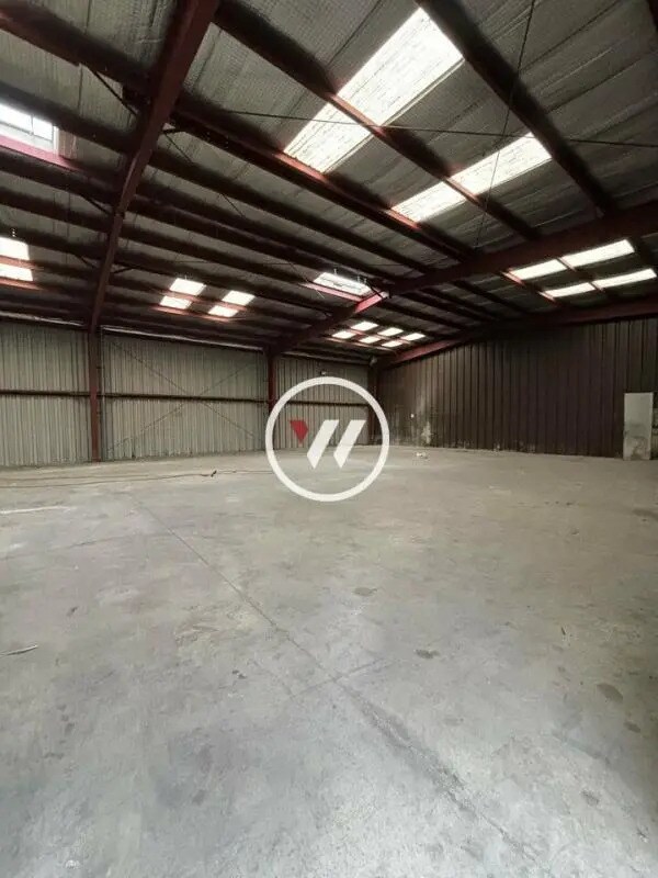 Flex in Vitrolles for lease Interior Photo- Image 1 of 7