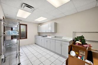 25990 Kelly Rd, Roseville, MI for lease Interior Photo- Image 1 of 10