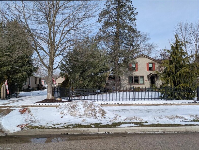 17 W Walnut St, Jefferson, OH à vendre - Photo du bâtiment - Image 3 de 7