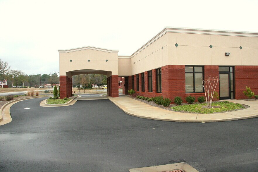 816 Duke Ave, Warner Robins, GA à vendre - Photo du bâtiment - Image 2 de 6