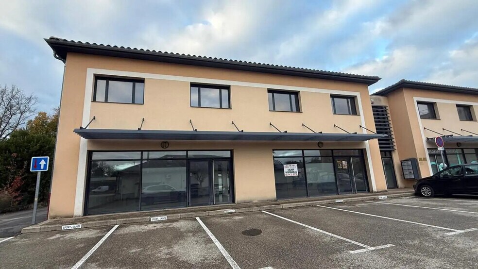 Bureau dans Saint-Denis-lès-Bourg à louer - Photo du bâtiment - Image 1 de 16