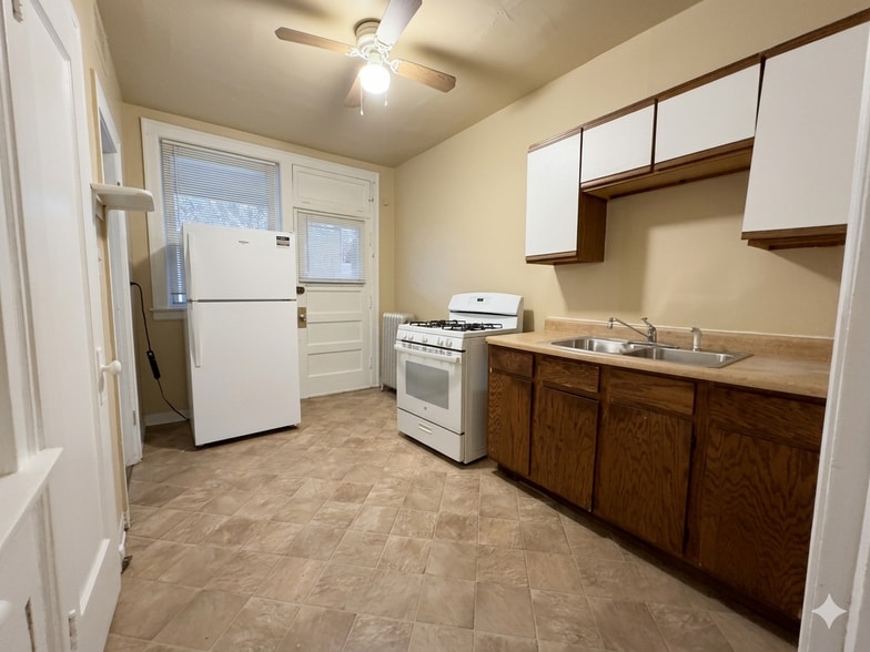 7924 S Rhodes Ave, Chicago, IL for sale - Building Photo - Image 3 of 5