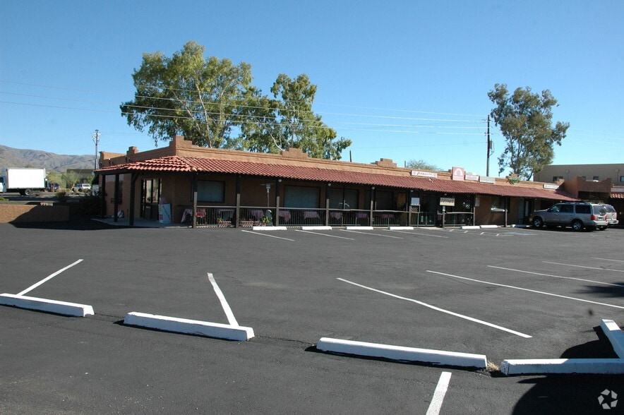 7171 E Cave Creek Rd, Carefree, AZ à louer - Photo du bâtiment - Image 1 de 4