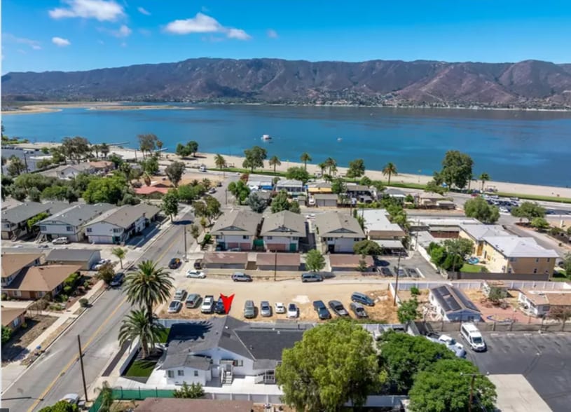 111 S Lindsay St, Lake Elsinore, CA à vendre - Aérien - Image 3 de 12