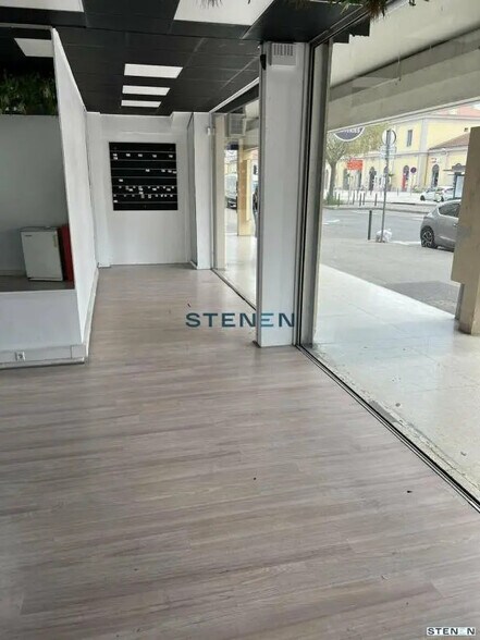 Retail in Aix-en-Provence for lease - Building Photo - Image 2 of 5