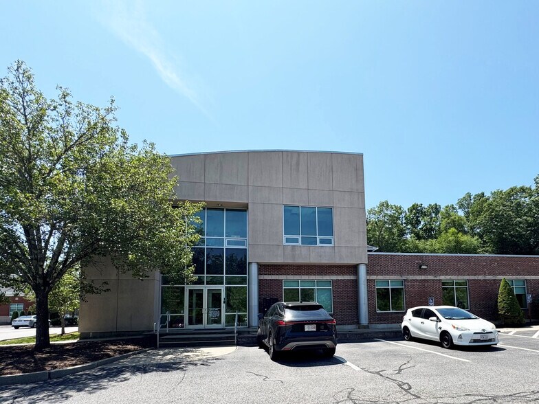 51 Mill St, Hanover, MA à louer - Photo du bâtiment - Image 2 de 2