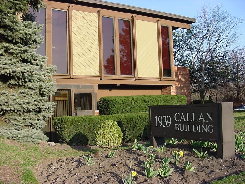 1939 Waukegan Rd, Glenview, IL à louer - Photo du bâtiment - Image 3 de 6