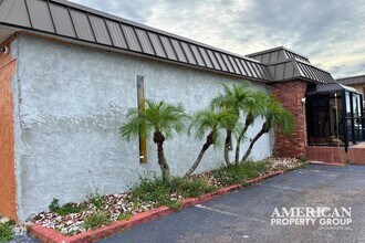 14000 Tamiami Trl, North Port, FL for lease Interior Photo- Image 1 of 8