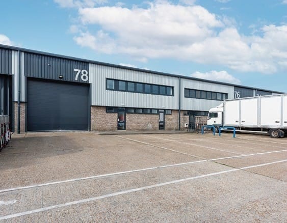 90-100 Roding Rd, London for lease - Building Photo - Image 2 of 6