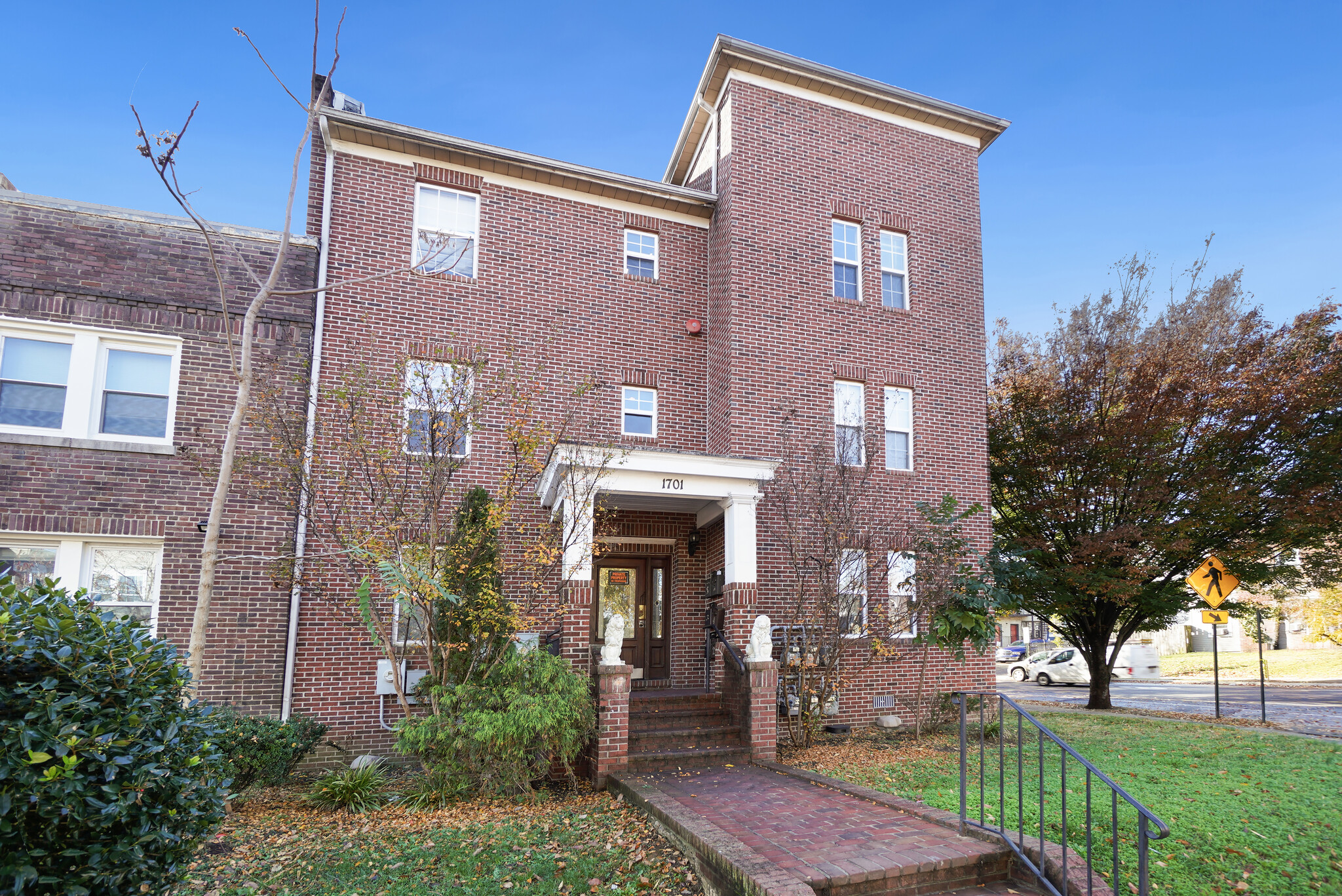 1701 E St NE, Washington, DC à vendre Photo du b timent- Image 1 de 32