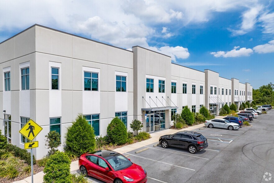 2600 Lakepointe Pky, Odessa, FL à louer - Photo du bâtiment - Image 1 de 5