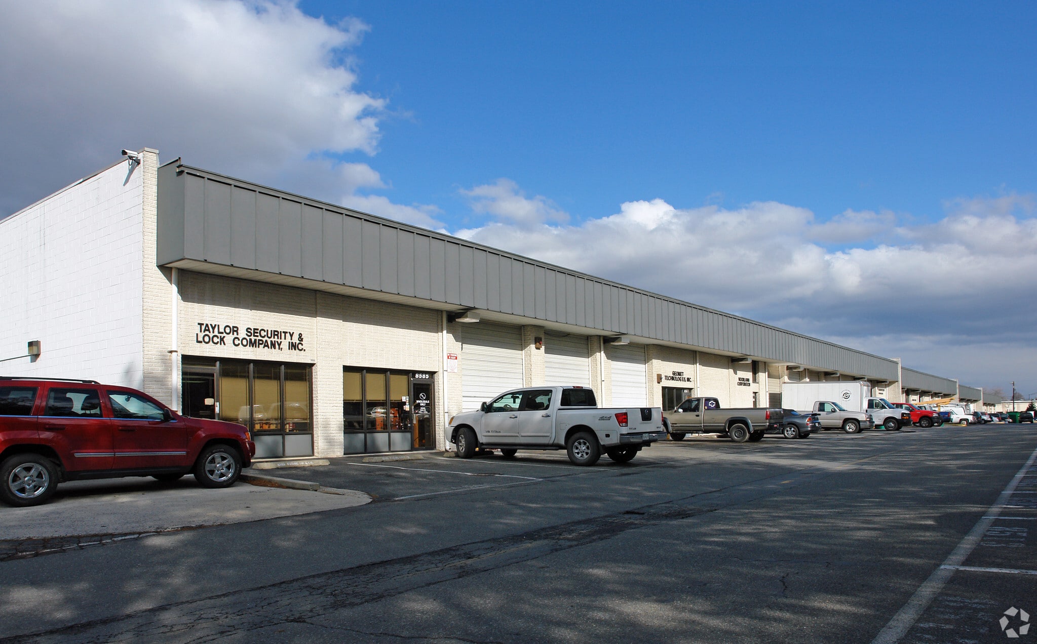 8501-8585 Atlas Dr, Gaithersburg, MD for lease Primary Photo- Image 1 of 21