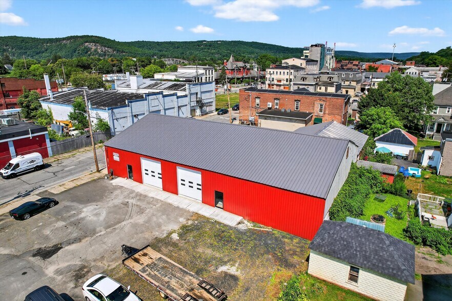 98 Front St, Port Jervis, NY à vendre - Photo du bâtiment - Image 3 de 22
