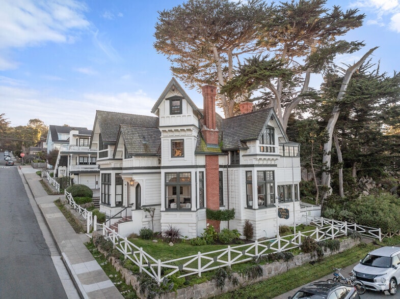 643 Lighthouse Ave, Pacific Grove, CA for sale - Building Photo - Image 2 of 63