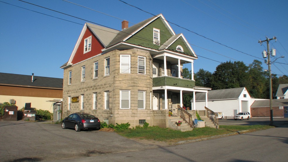 152 E Main St, Torrington, CT à vendre - Photo du bâtiment - Image 1 de 1