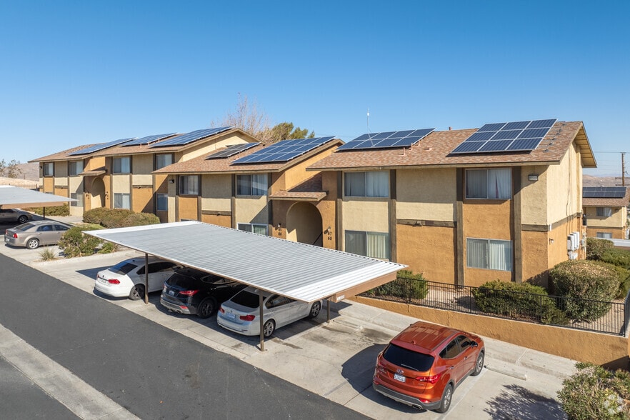 755 E Virginia Way, Barstow, CA à vendre - Photo du bâtiment - Image 2 de 23