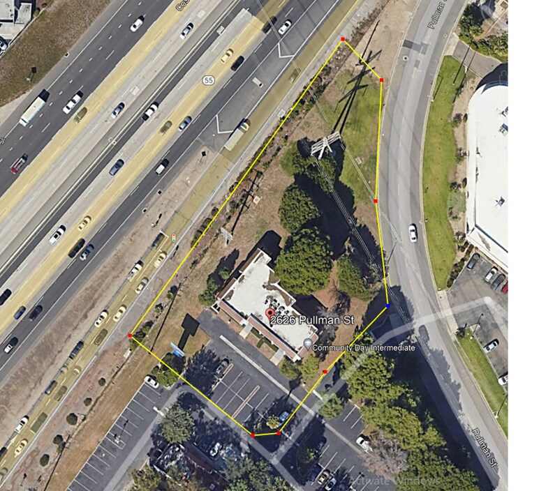 2626 Pullman St, Santa Ana, CA à louer Photo principale- Image 1 de 4