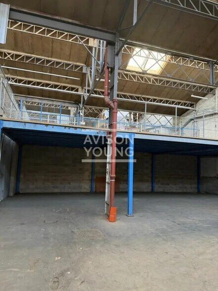 Flex in Saint-Denis for lease - Building Photo - Image 2 of 4