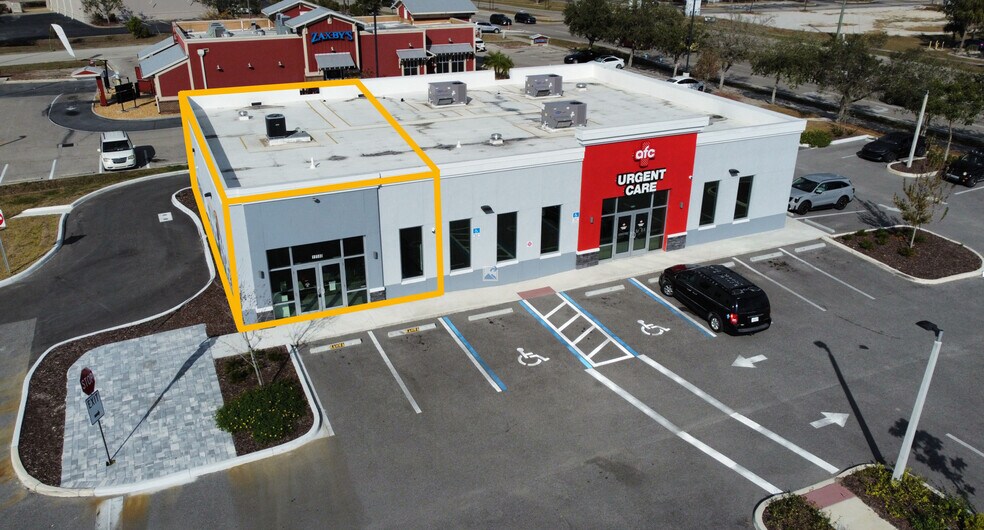19580 Cochran Blvd, Port Charlotte, FL à louer - Photo du bâtiment - Image 1 de 11