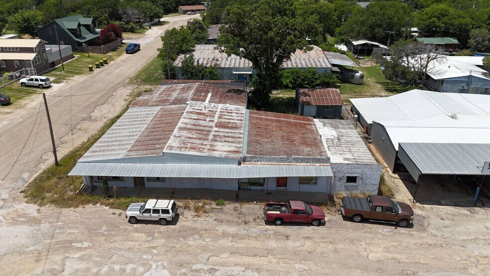 400 Highway 22, Clifton, TX for sale - Building Photo - Image 1 of 4
