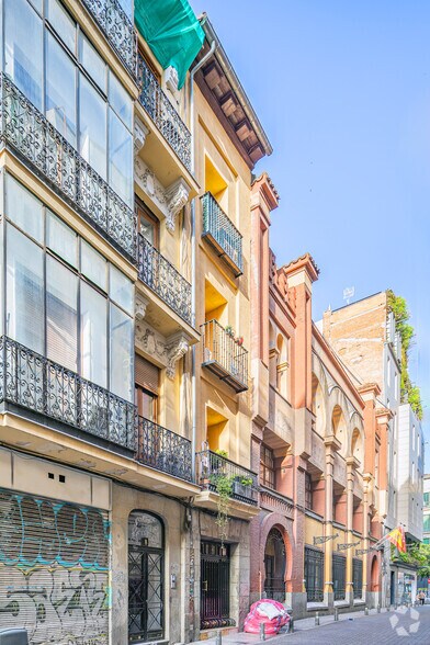 Calle de los Jardínes, 6, Madrid, Madrid à louer - Photo principale - Image 1 de 2