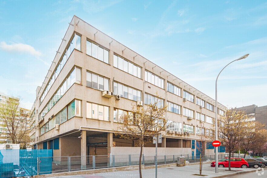 Calle del Hierro, 33, Madrid, Madrid for lease - Building Photo - Image 3 of 4