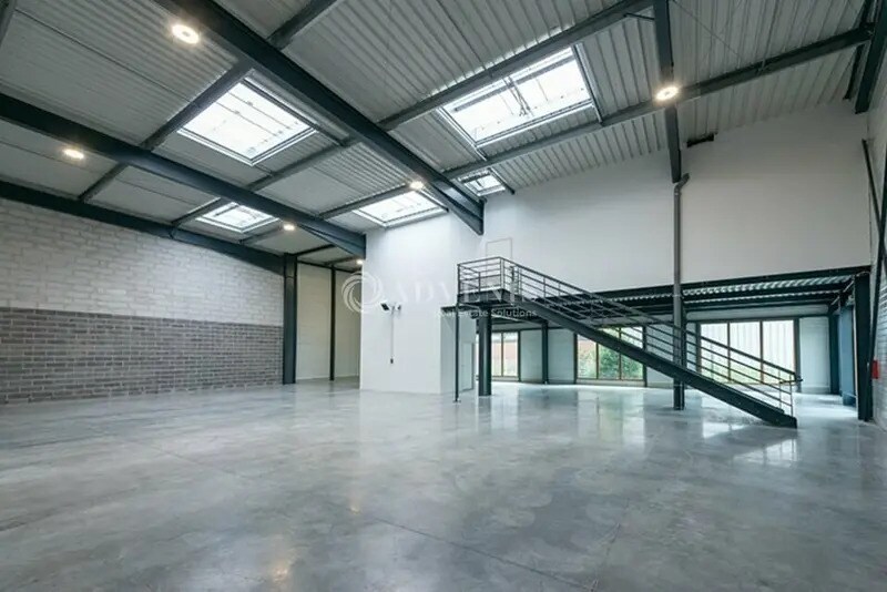 Industrial in Seclin for lease - Interior Photo - Image 3 of 8