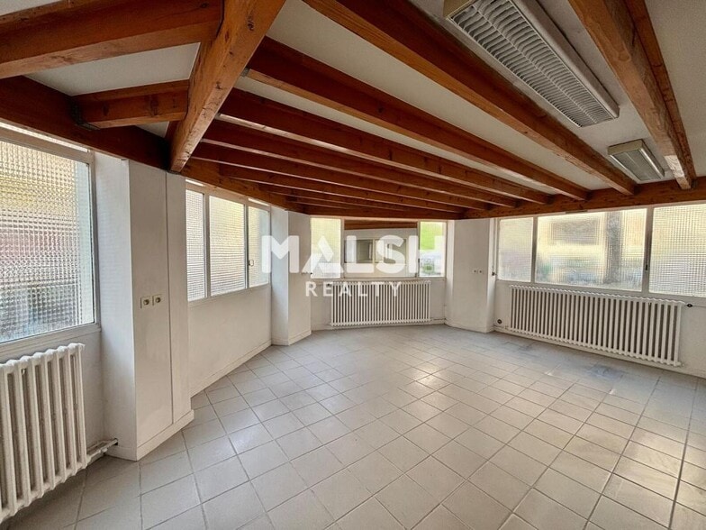 Office in Lyon for sale - Interior Photo - Image 2 of 14