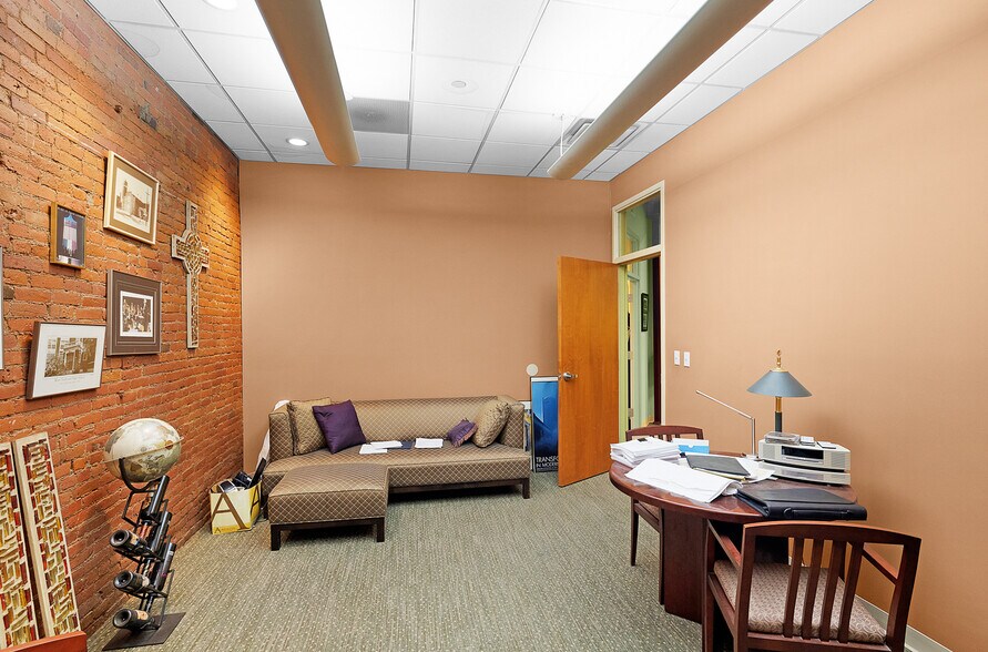 1148 Prospect Ave, Cleveland, OH à vendre - Photo intérieure - Image 3 de 42