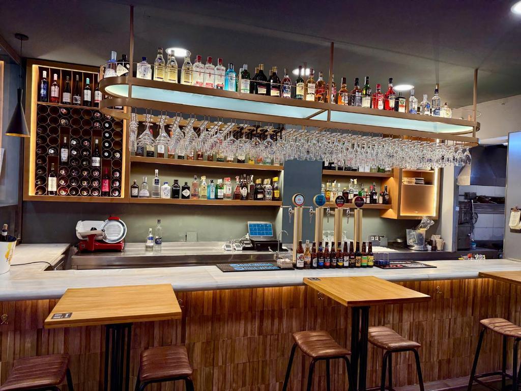 Retail in Madrid, Madrid for lease Building Photo- Image 1 of 2