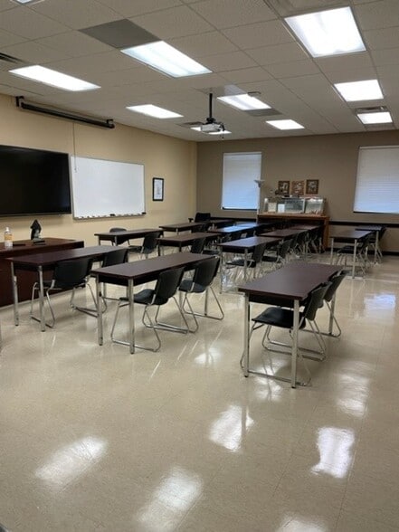 106-108 Prince St, Warner Robins, GA for lease - Interior Photo - Image 3 of 6