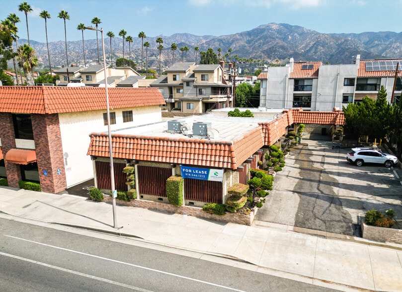 1911 W Glenoaks Blvd, Glendale, CA for lease - Building Photo - Image 1 of 11
