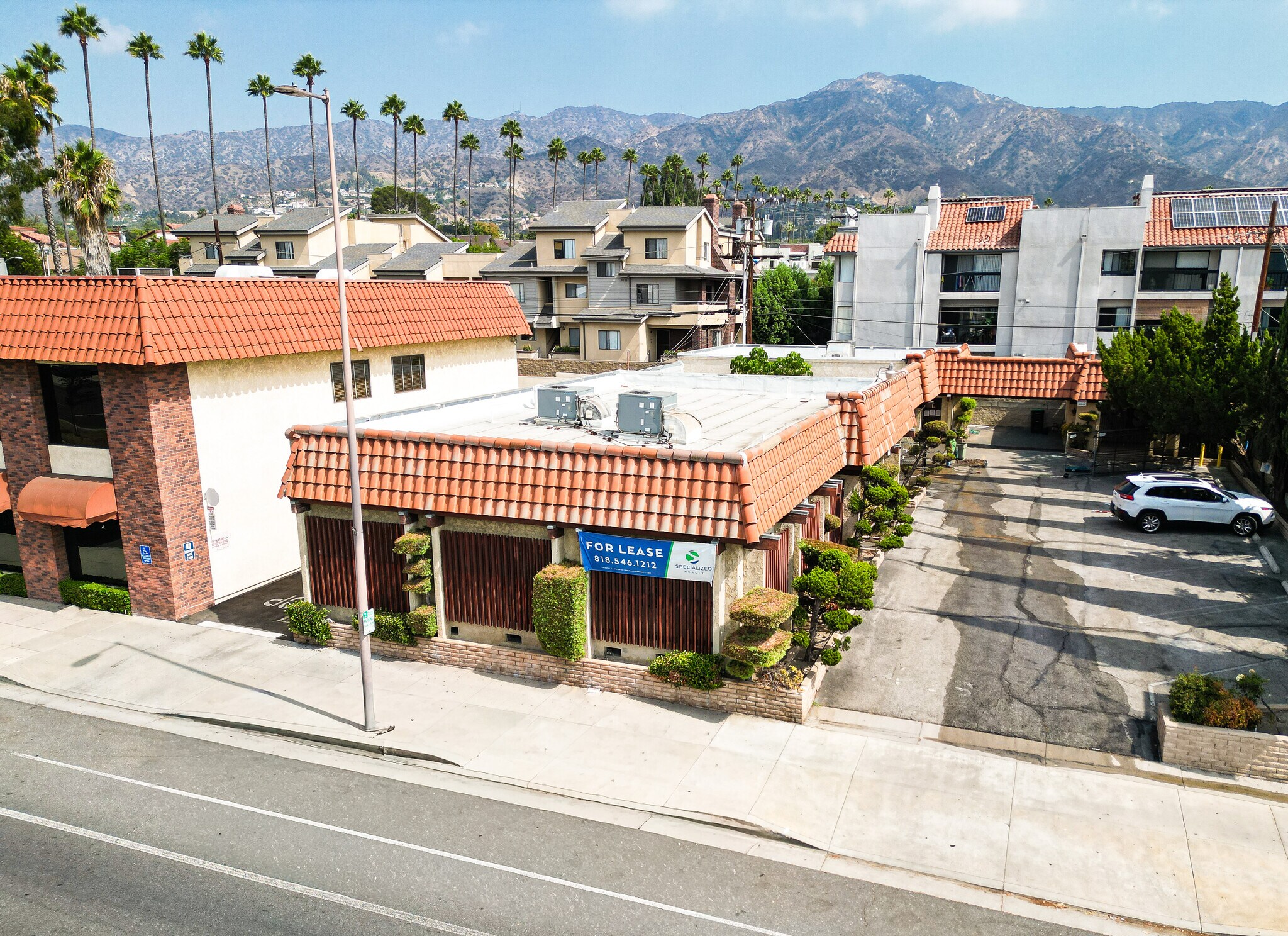 1911 W Glenoaks Blvd, Glendale, CA for lease Building Photo- Image 1 of 12