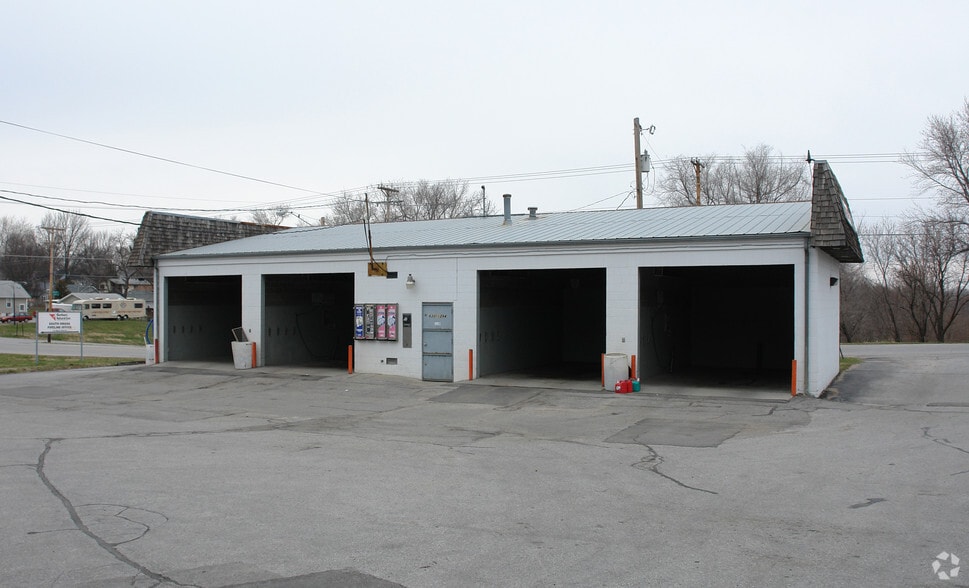 Two Profitable Car Washes portfolio of 2 properties for sale on LoopNet.ca - Primary Photo - Image 2 of 2