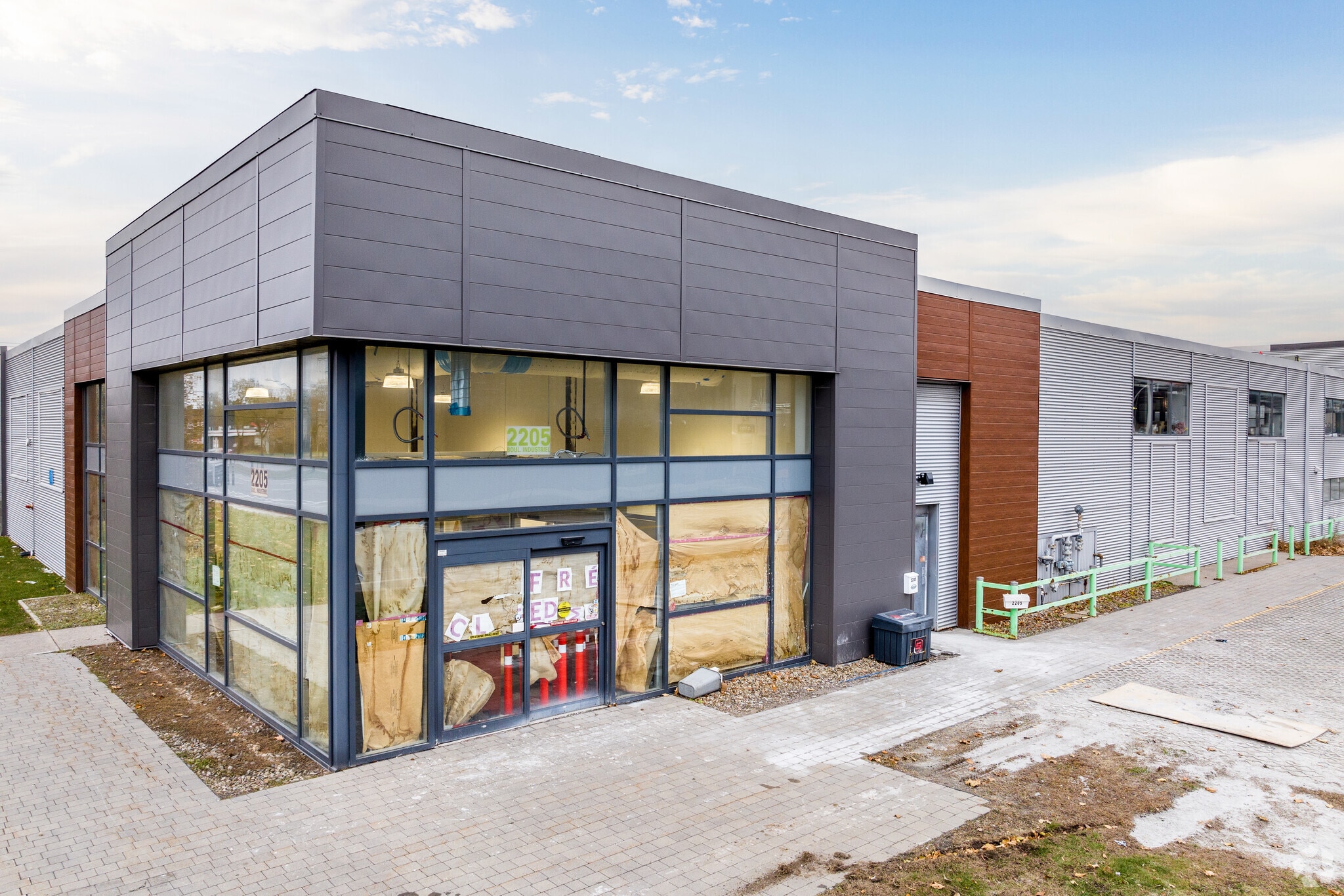 2205 Industriel, Laval, QC for sale Primary Photo- Image 1 of 1