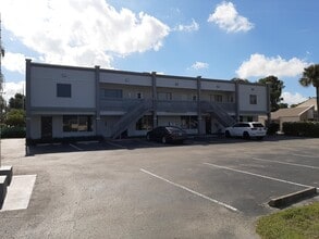 1930 Park Meadows Dr, Fort Myers, FL for lease Building Photo- Image 2 of 2