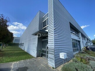 Plus de détails pour 1 Avenue Le Verrier, Trappes - Local d'activités à louer