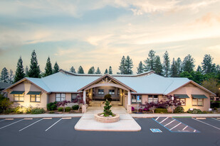 140 Litton Dr, Grass Valley CA - Parking Garage