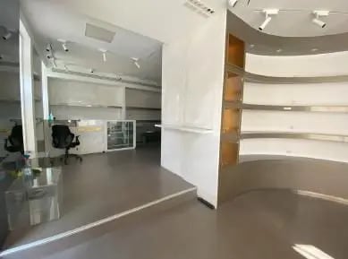 Commerce de détail dans Paris à louer Photo intérieure- Image 1 de 4