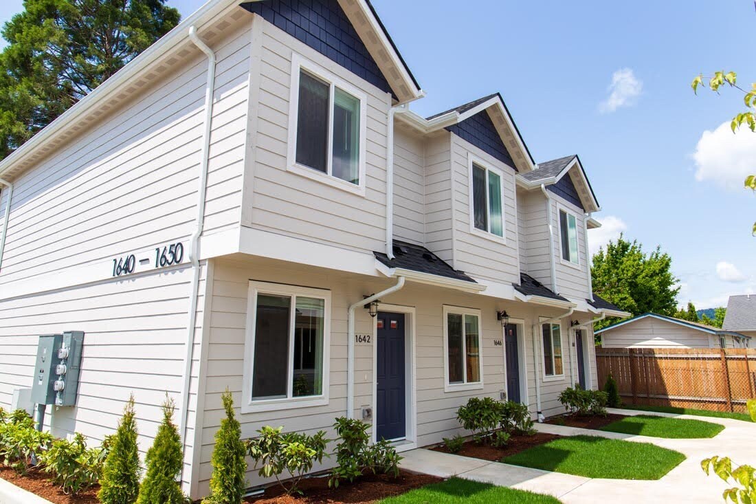 1638 S St, Springfield, OR à vendre Photo principale- Image 1 de 18